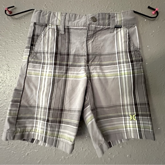 Hurley Shorts Size 5 Boys Gray and Green Plaid Polyester Boarding Shorts NWOT - Picture 1 of 12